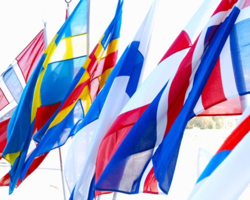 Bild på nordiska länders flaggor