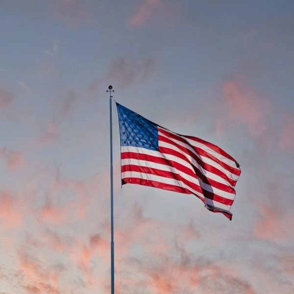 USA:s flagga vajar